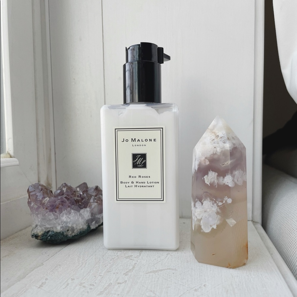 Jo Malone Red Roses 8.5 FL. OZ body/hand lotion